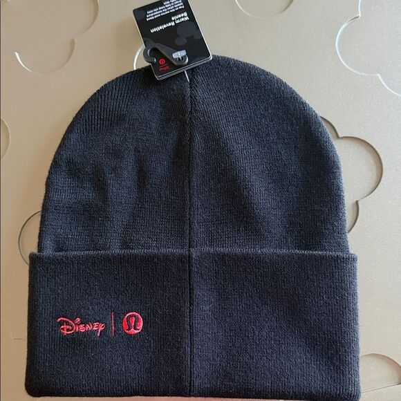 🆕 LULULEMON Disney x Lululemon Warm Revelation Beanie Mickey Mouse NWT Black - Picture 9 of 16